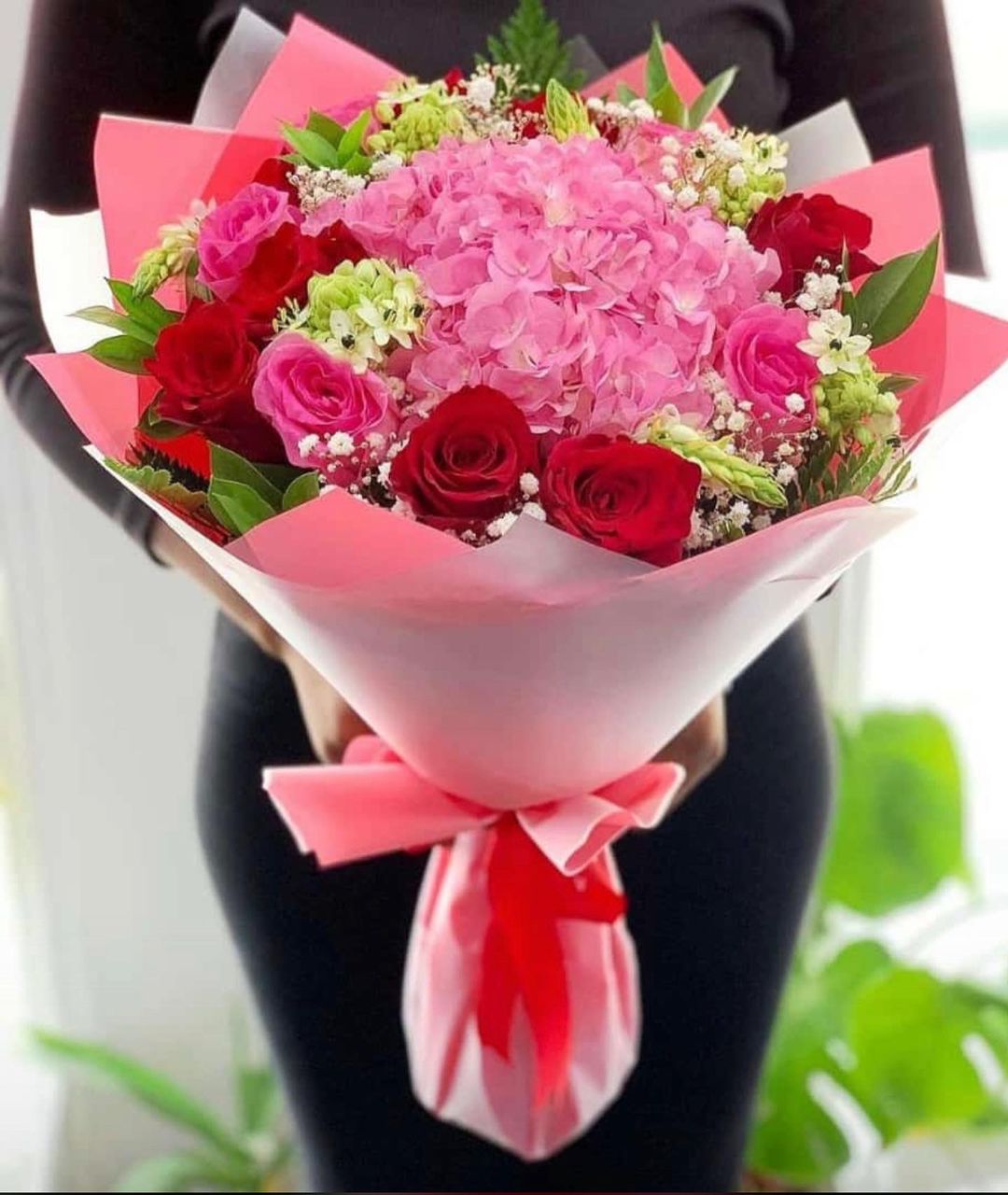 10 Regal Garden, centerpiece by Lovebug Florist Lagos