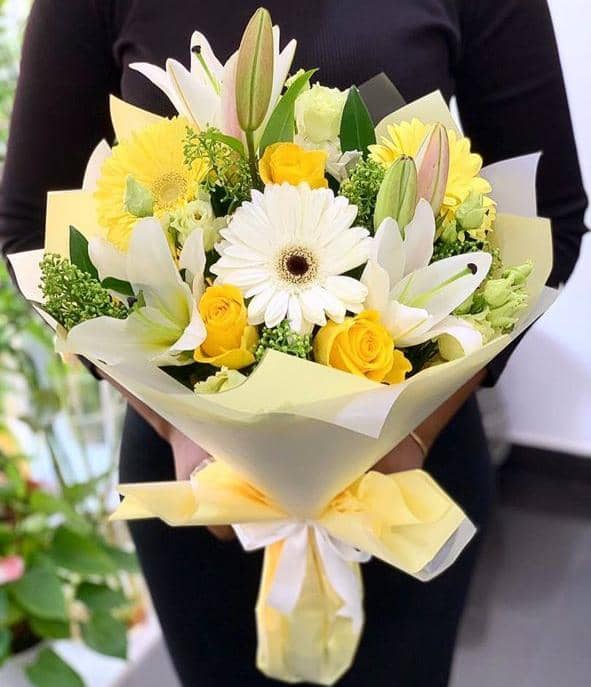 5 Duchess Bouquet, flower bouquet by Lovebug Florist Lagos