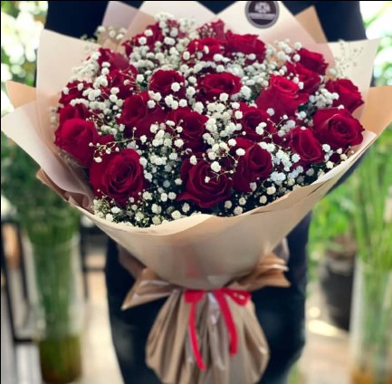 7-2.jpg Classic Romance, Red, luxury red rose arrangement by Lovebug Florist Lagos