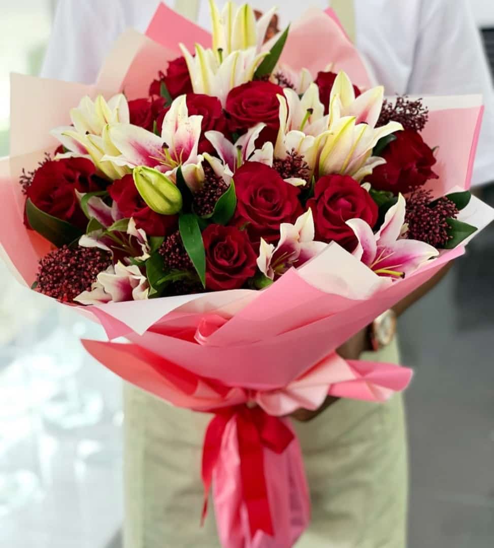 7 Majestic Petals, centerpiece by Lovebug Florist Lagos