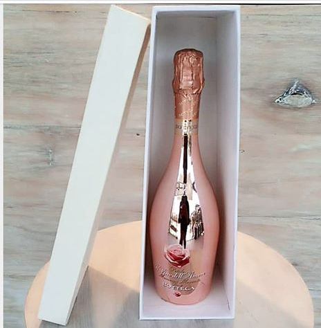 Screenshot_20200122-1725582.png Bottega Pink, wine and champagne gift by Lovebug Florist Lagos