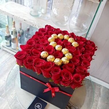Ivory Trove, boxed flowers by Lovebug Florist Lagos
