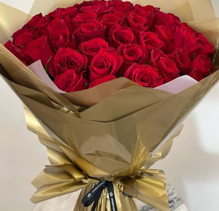 WhatsApp-Image-2021-02-27-at-1.47.04-PM-2.jpeg Velvet Devotion, flower bouquet by Lovebug Florist Lagos