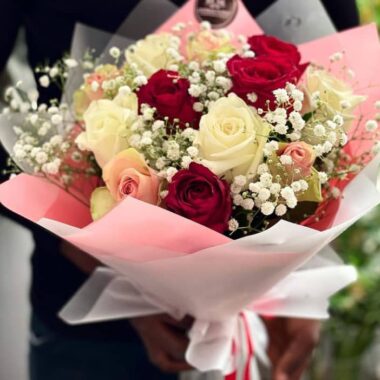 Velvet Crown, flower bouquet by Lovebug Florist Lagos