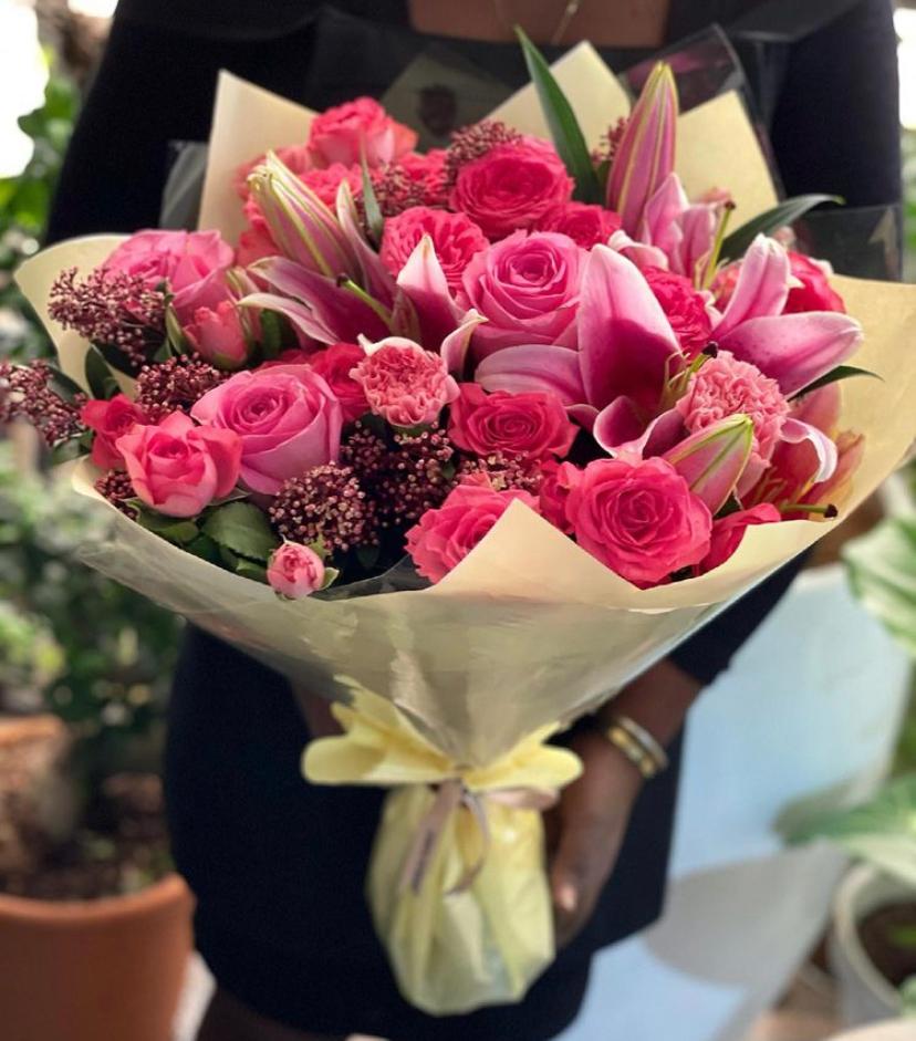 WhatsApp-Image-2021-03-27-at-5.28.20-PM.jpeg Golden Waltz, flower bouquet by Lovebug Florist Lagos