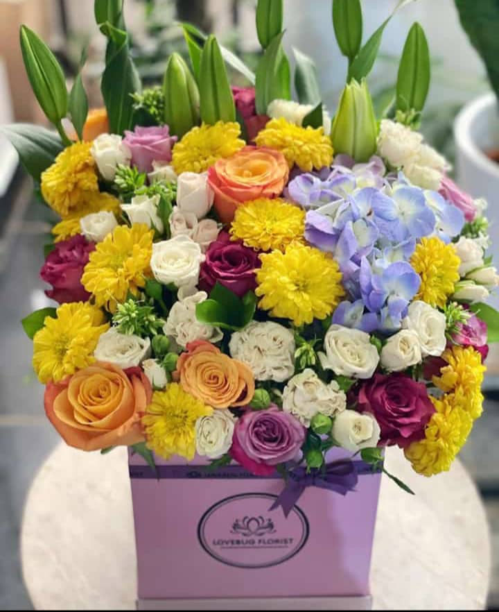 WhatsApp-Image-2021-04-23-at-17.19.02.jpeg Golden Dynasty, boxed flowers by Lovebug Florist Lagos