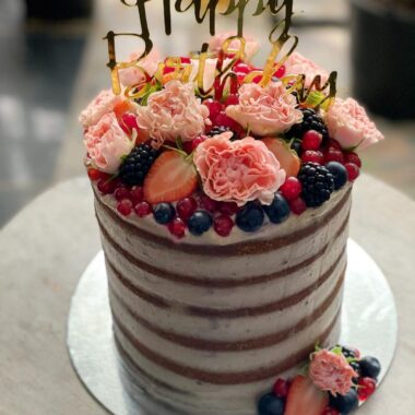 Vanilla Cloud, plant based cake by Lovebug Florist Lagos