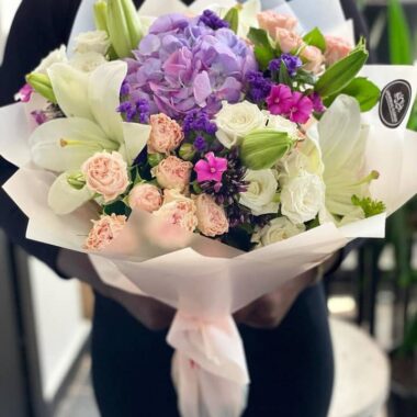 Golden Horizon, flower bouquet by Lovebug Florist Lagos