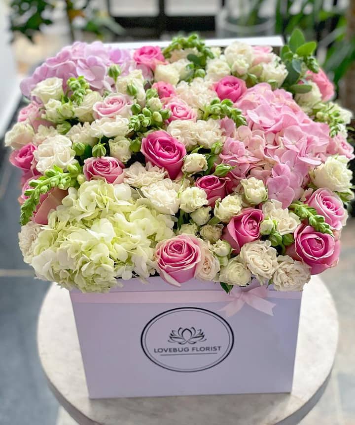 WhatsApp-Image-2021-06-14-at-11.35.56-1.jpeg Golden Prestige, boxed flowers by Lovebug Florist Lagos