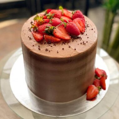 Citrus Sunrise, plant based cake by Lovebug Florist Lagos