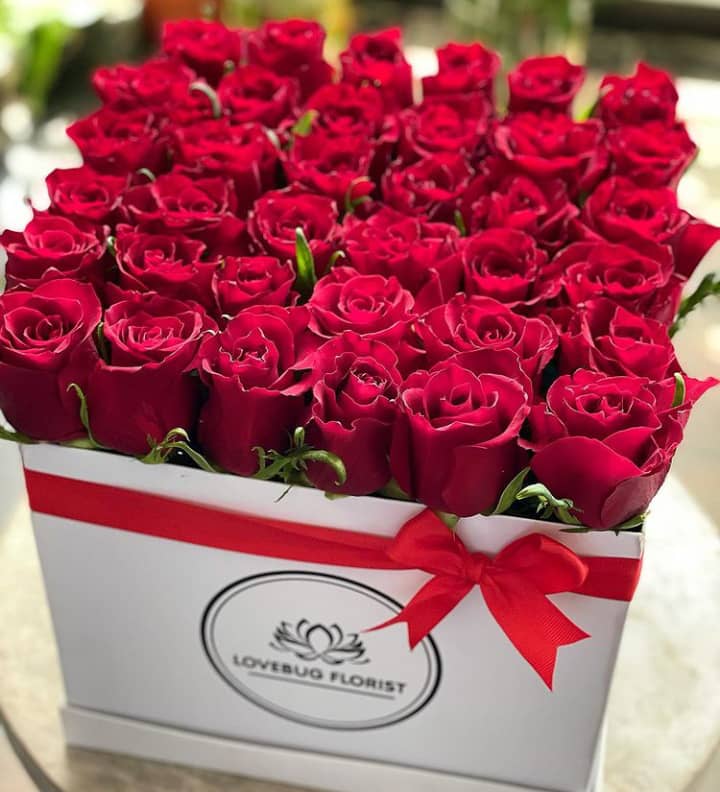 WhatsApp-Image-2021-07-03-at-13.29.26.jpeg Velvet Dynasty, boxed flowers by Lovebug Florist Lagos