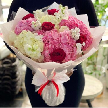 Golden Belle, flower bouquet by Lovebug Florist Lagos