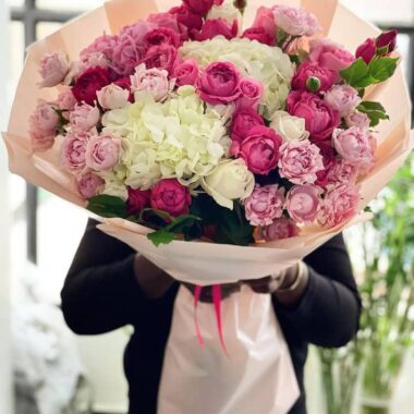 Golden Melody, flower bouquet by Lovebug Florist Lagos