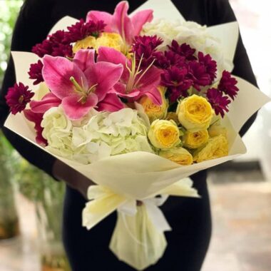 Golden Oasis, flower bouquet by Lovebug Florist Lagos