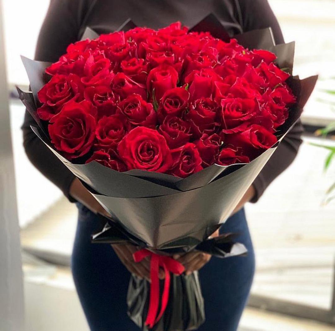 WhatsApp-Image-2022-01-28-at-5.31.03-PM-1-1.jpeg I Love You, VIP, red rose arrangement by Lovebug Florist Lagos