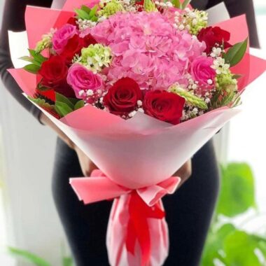 Golden Rhapsody, flower bouquet by Lovebug Florist Lagos